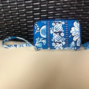 NWOT VERA BRADLEY RETIRED PATTERN WALLET